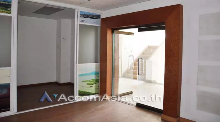  1  Apartment For Rent in Sukhumvit ,Bangkok BTS Nana at Perfect for Pet lovers Apartment, near NIST Intl AA10559